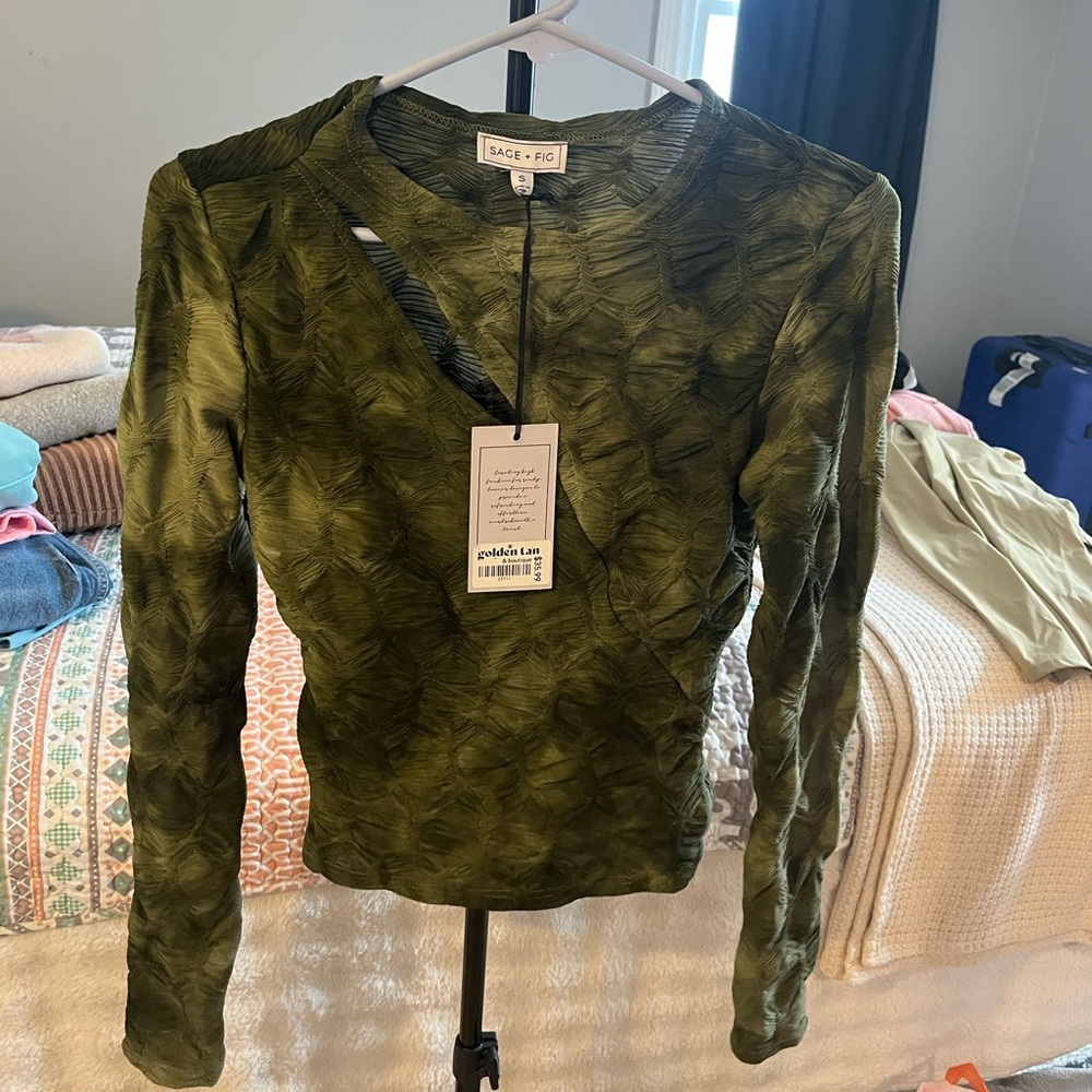 Sage & Fig Women's Green Top